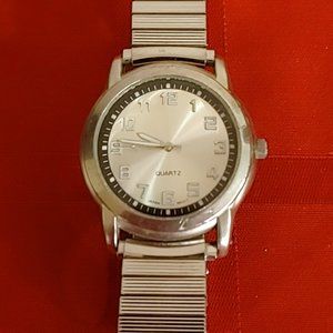 GENTLY USED, VINTAGE 1980'S, STAINLESS STEEL WRIST WATCH!